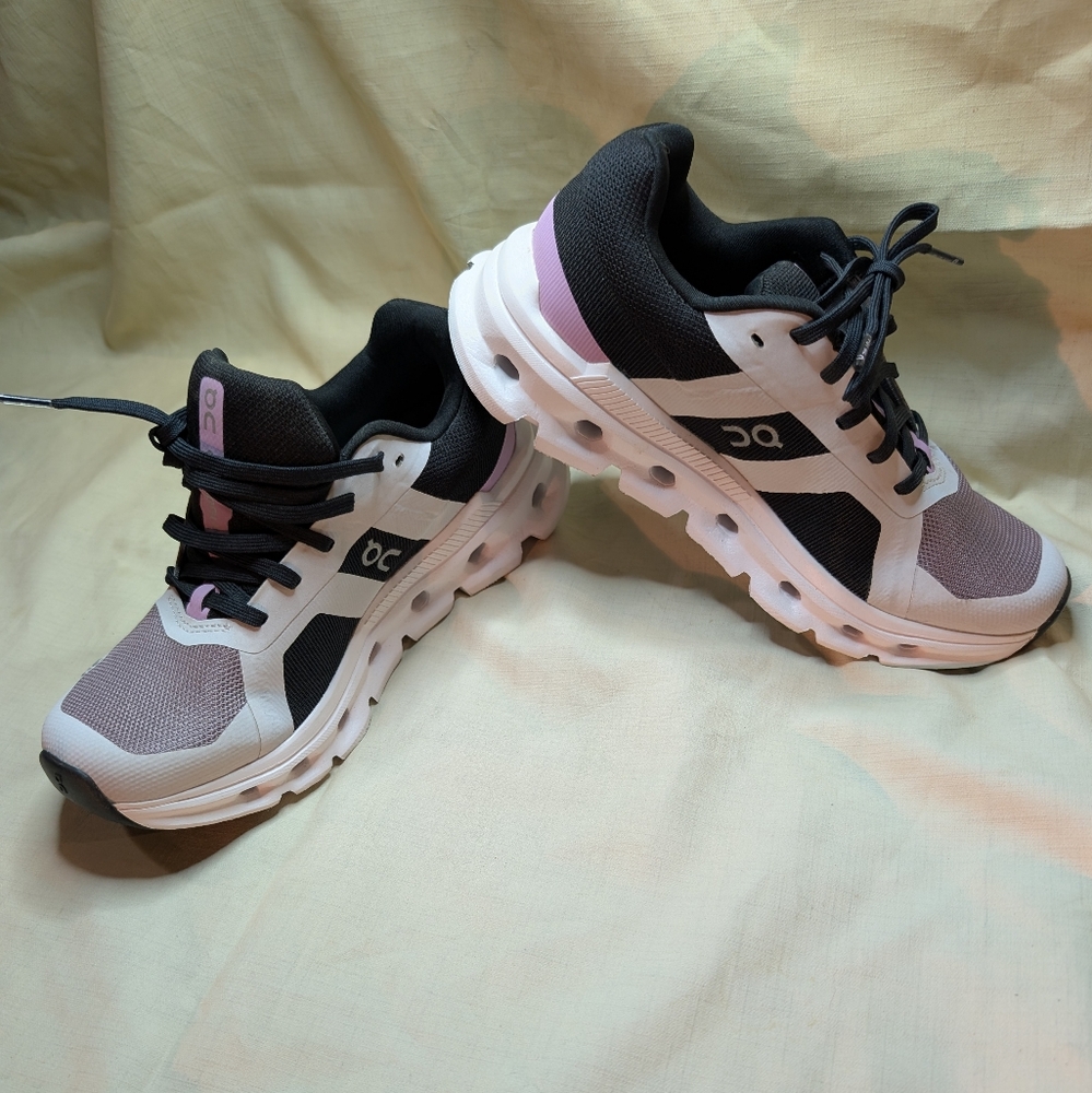 ON Cloudrunner Womens Heron Black/Purple Running Shoes Athletic Trainers Size 11